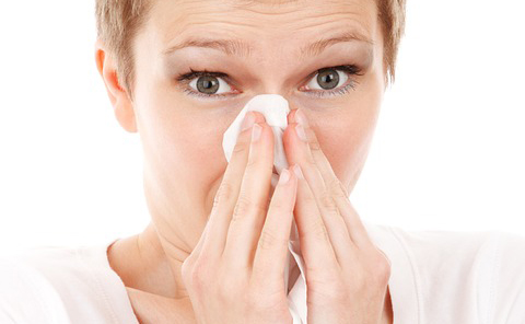 Tos y estornudos, ¿cómo prevenirlos?